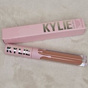 Kylie Cosmetics On Brand (Peachy Nude) Matte Liquid Lipstick